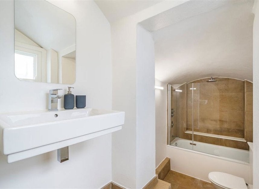 Flat Elvaston Place in Greater London