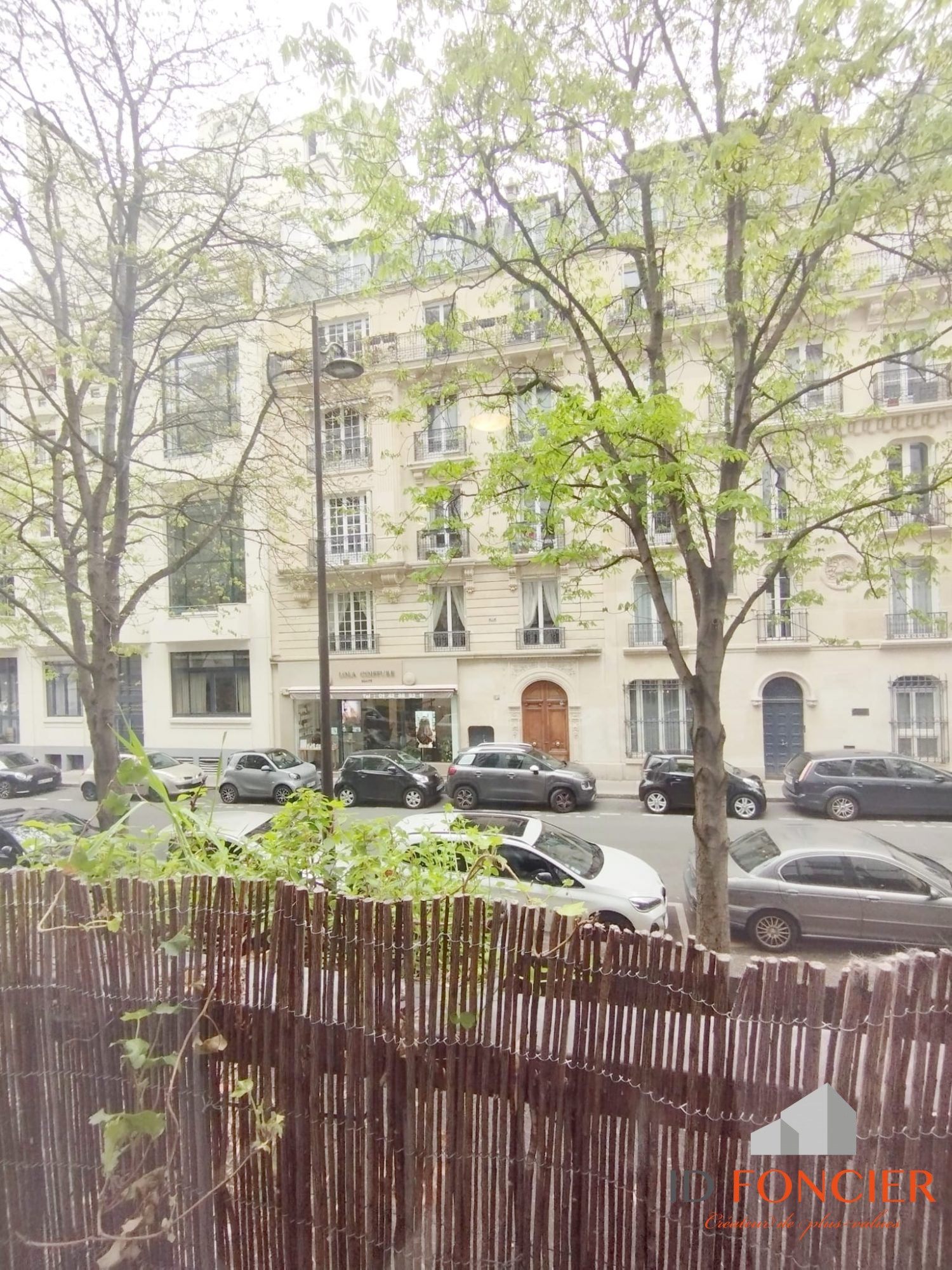 Flat Avenue Frémiet in Paris