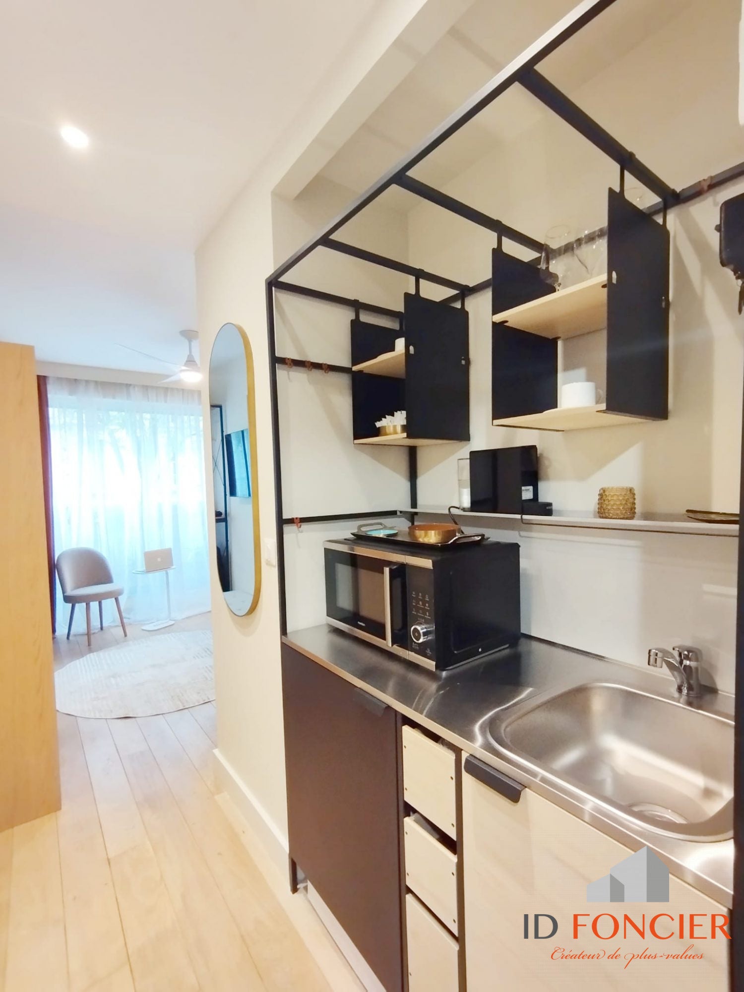 Flat Avenue des Tilleuls in Paris
