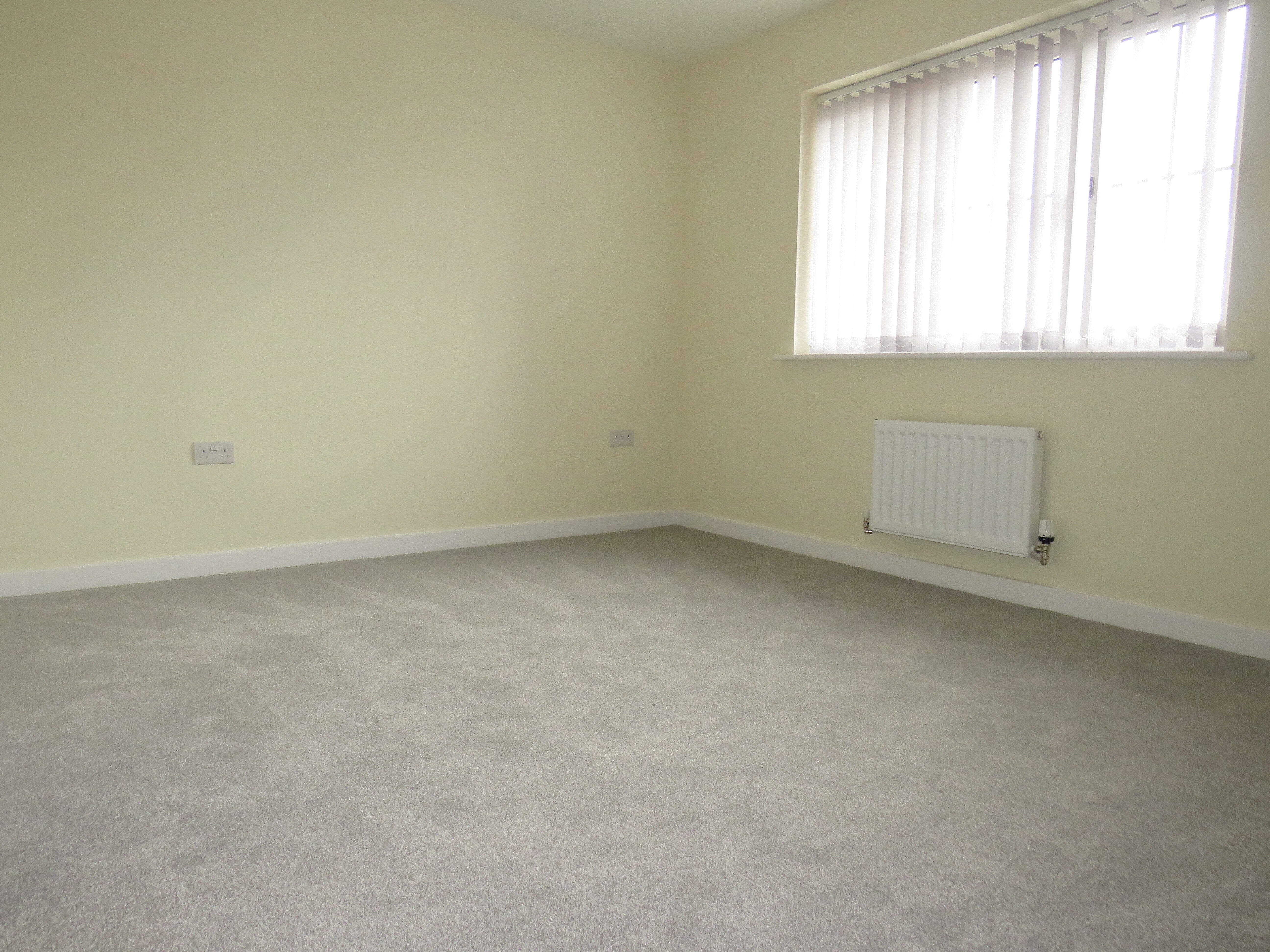 Flat Pinewood Avenue in Warwick