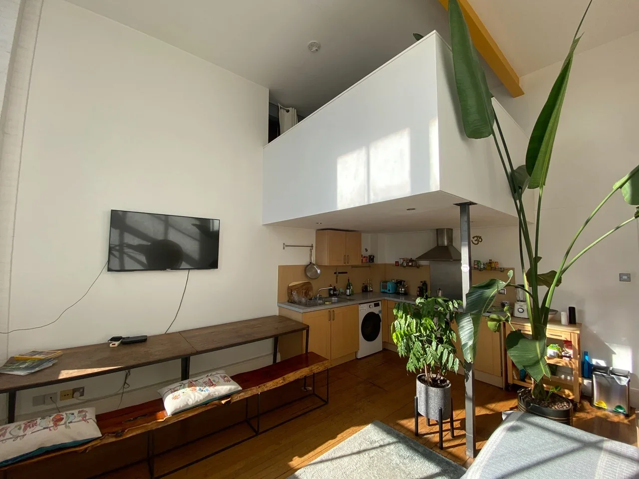 Flat Gervase Street in Greater London