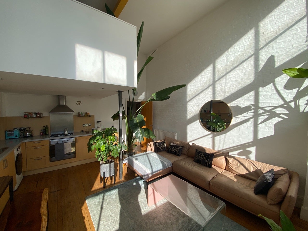 Flat Gervase Street in Greater London