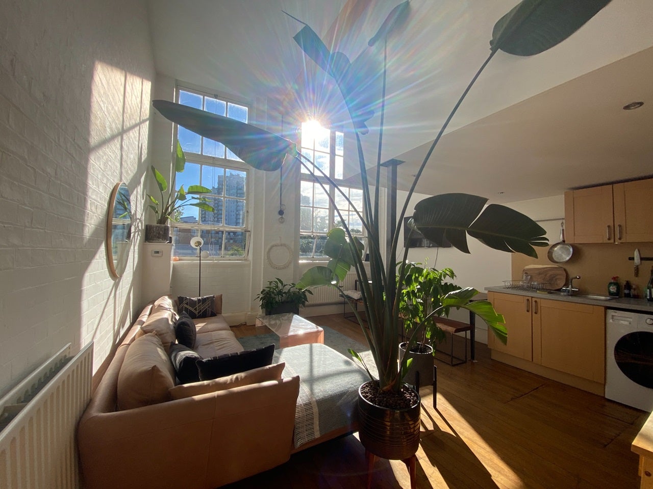 Flat Gervase Street in Greater London