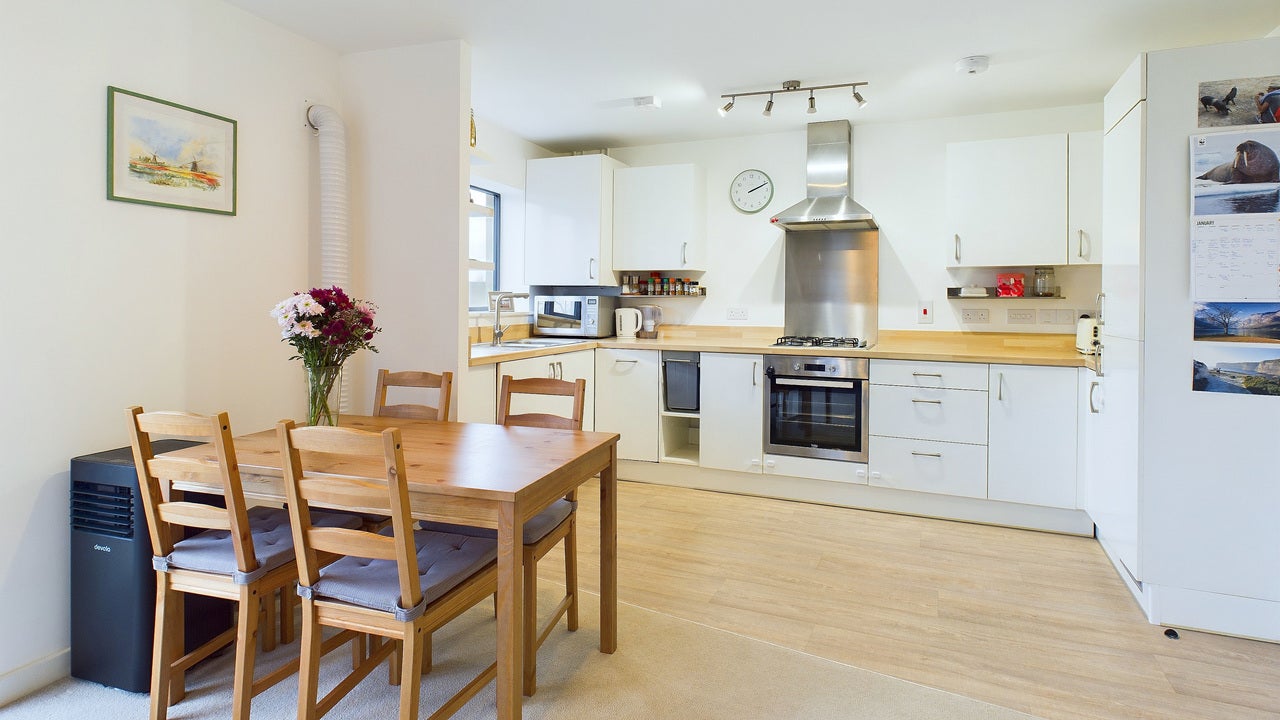 Flat Mitchell Close in Aylesbury