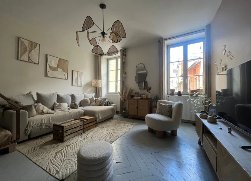 Flat Rue Senecé in Mâcon