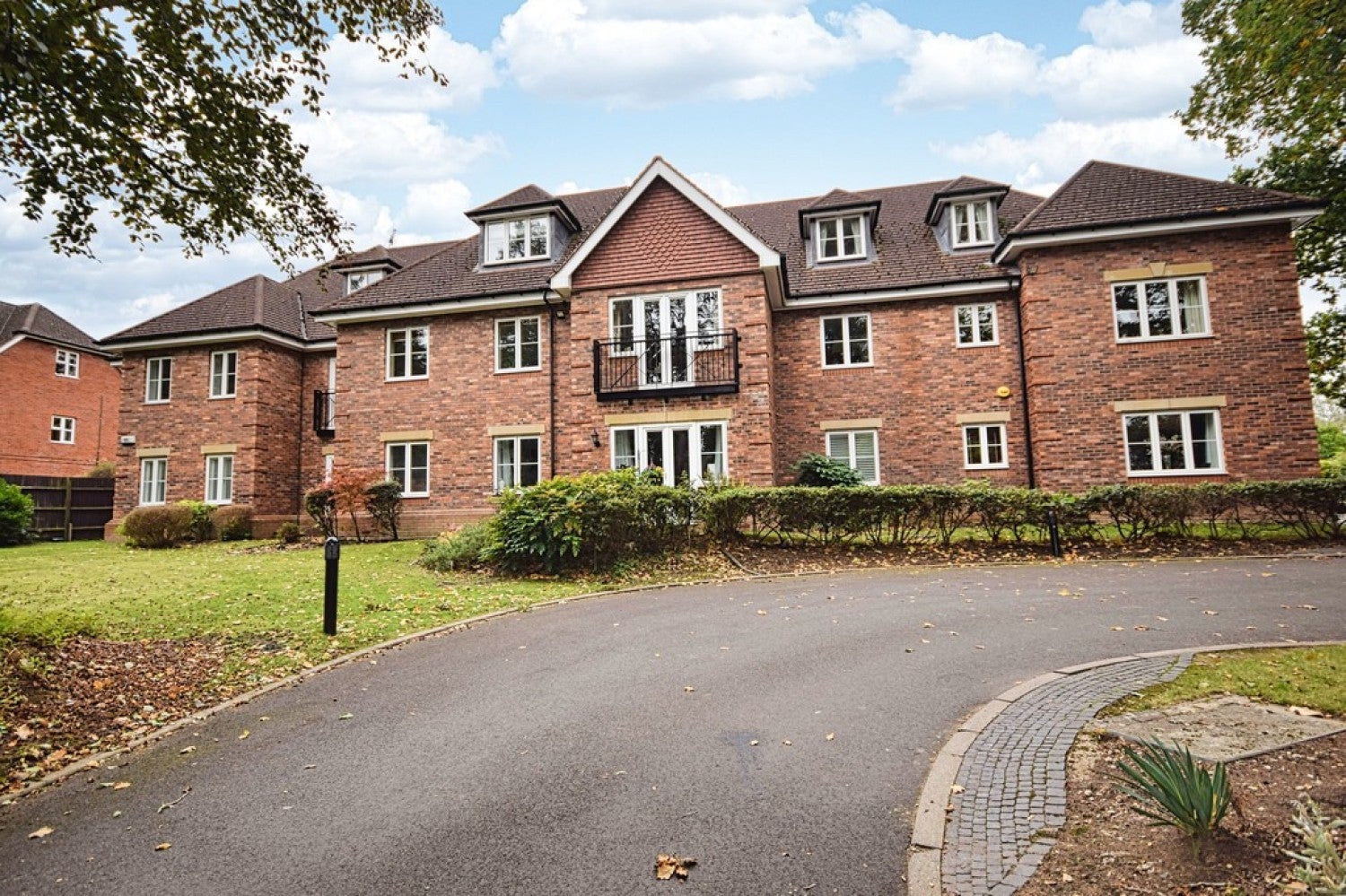 Flat Silhill Hall Road in Metropolitan Borough of Solihull