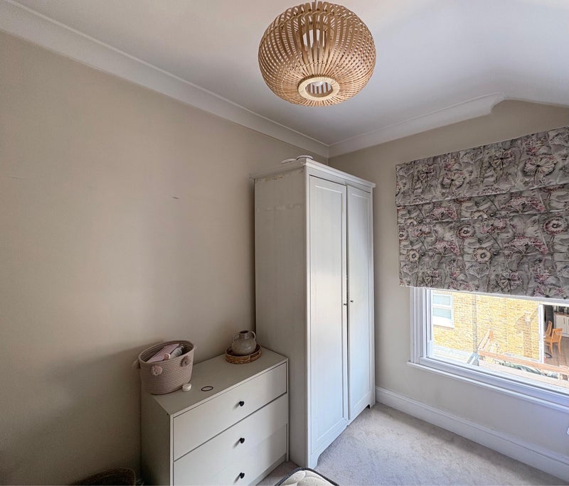 Room Sugden Road in Greater London