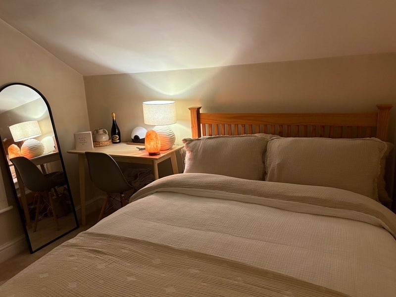Room Sugden Road in Greater London