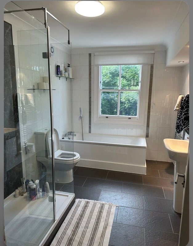 Room Crossley Street in Greater London