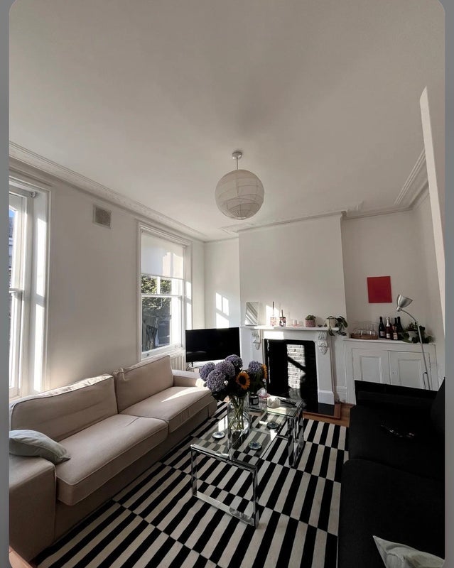 Room Crossley Street in Greater London