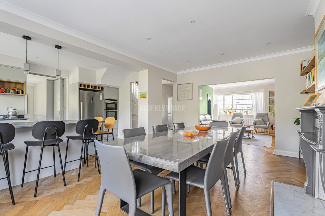House Kingsley Close in Greater London