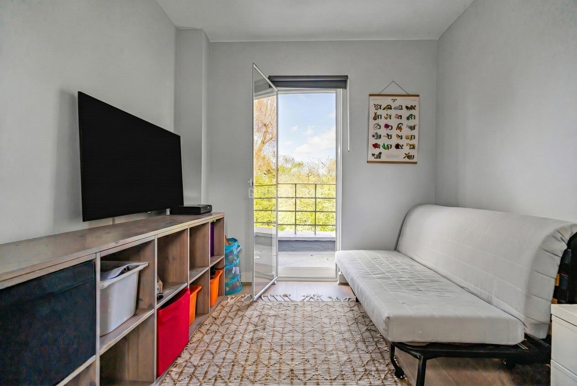 House Kingsley Close in Greater London