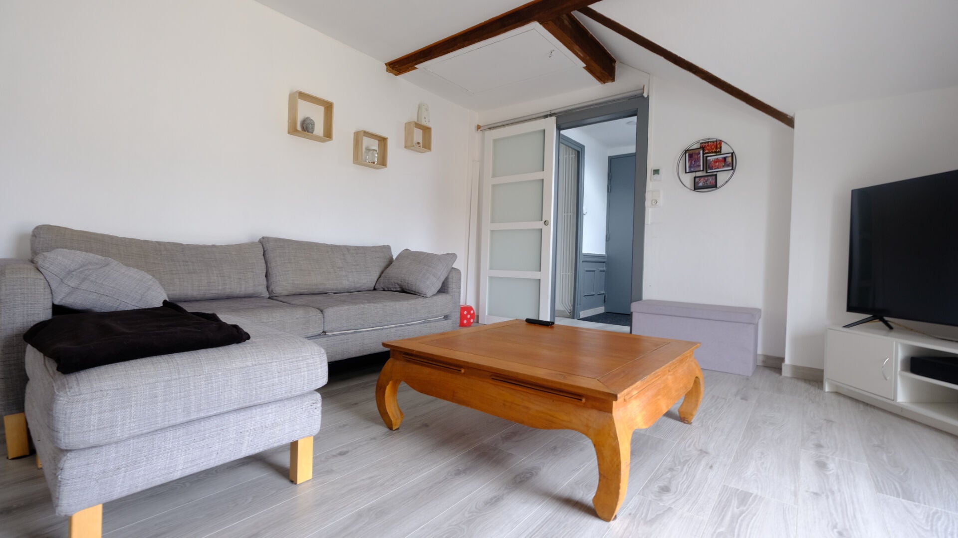 Flat Place Charles de Gaulle in Thaon-les-Vosges