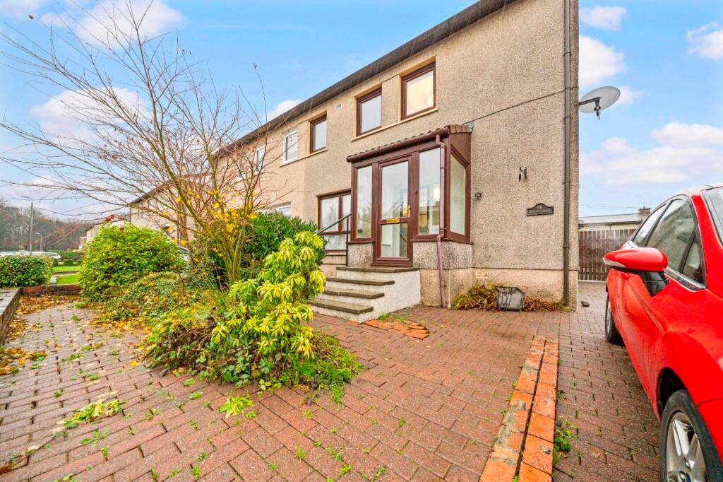 Flat North Lodge Road in Renfrew