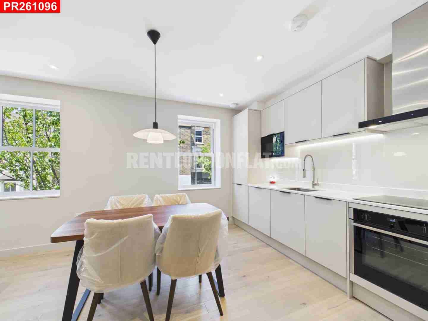 Flat Chatsworth Road in Greater London