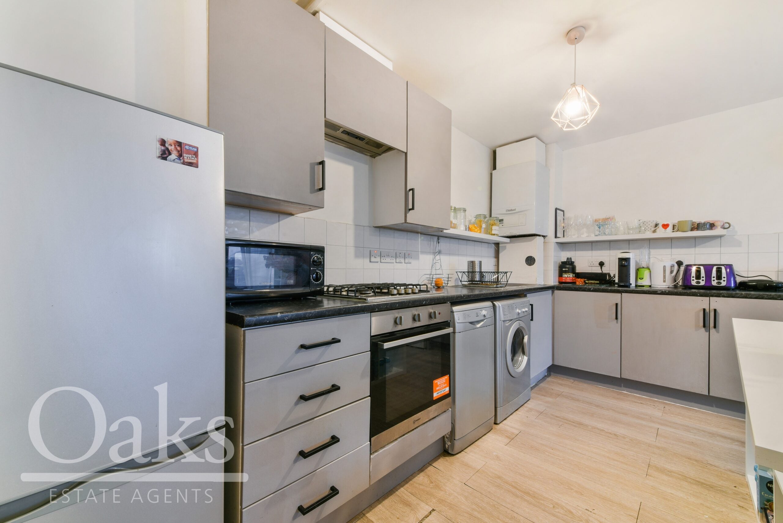 Flat Norwood Road in Greater London