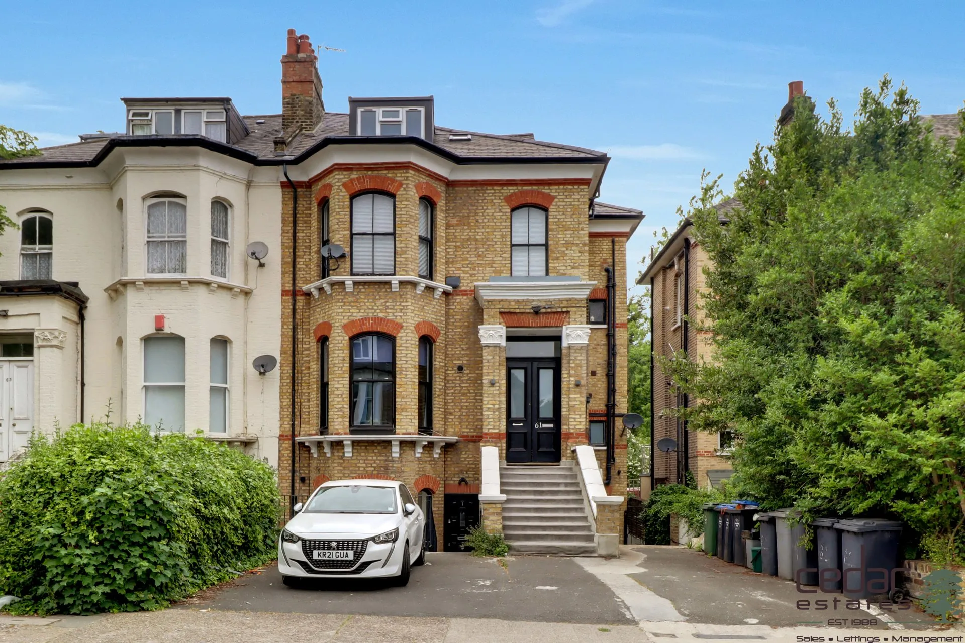 Flat Cavendish Road in Greater London
