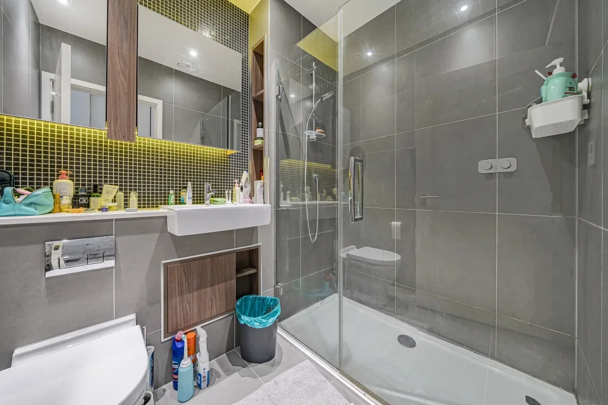 Flat Woodberry Down in Greater London