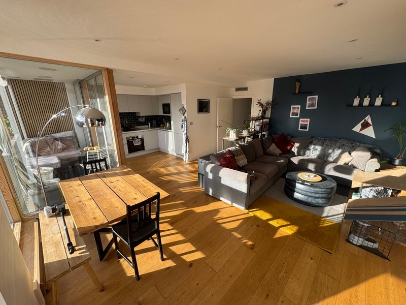 Room Stepney Way in Greater London