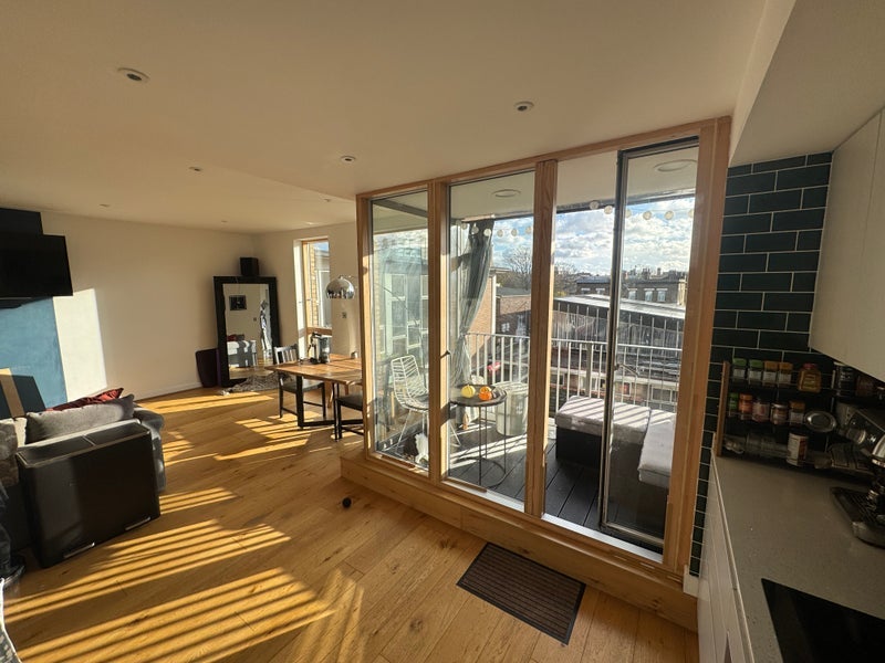Room Stepney Way in Greater London