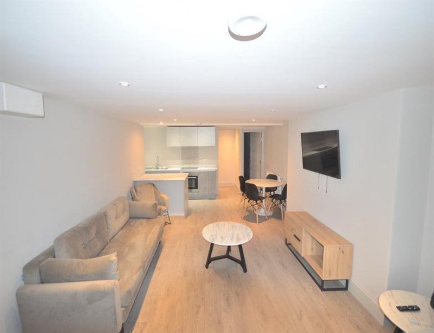Flat Princes Road in Trafford