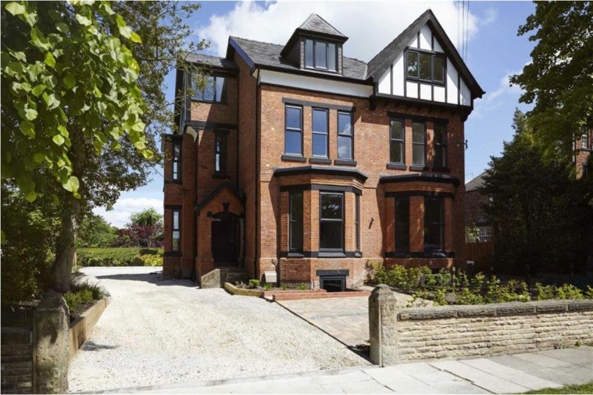 Flat Princes Road in Trafford