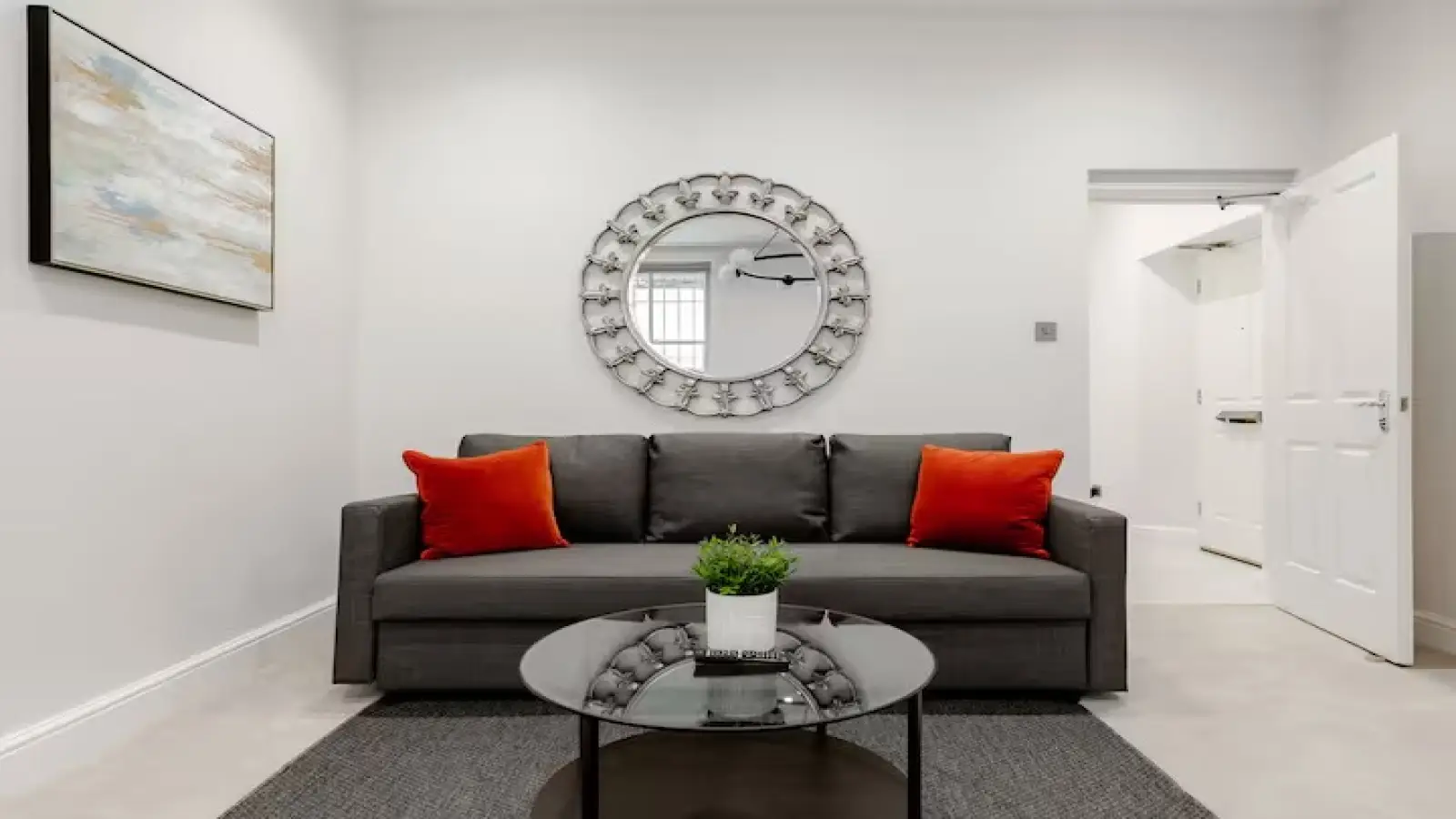 Flat Hatton Wall in Greater London