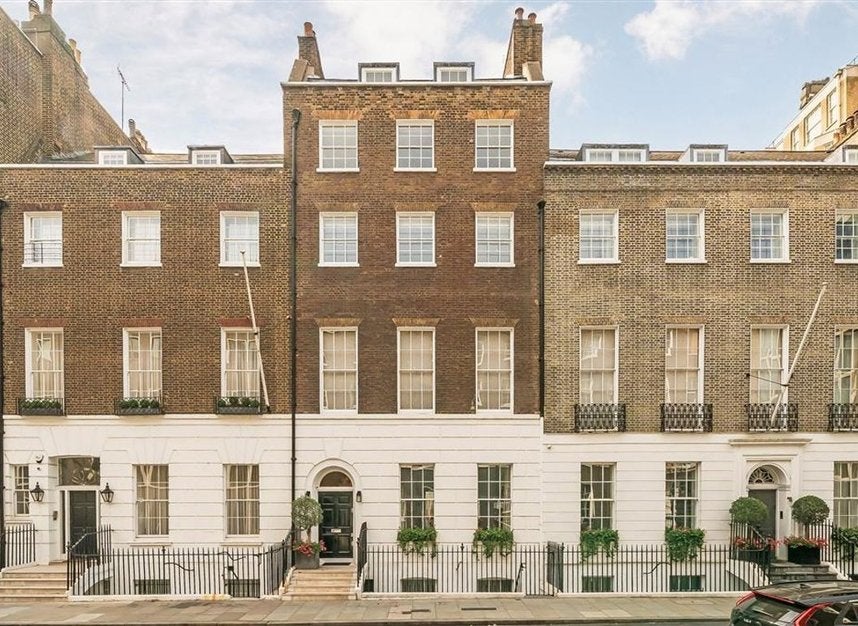 Flat Fitzhardinge Street in City of Westminster