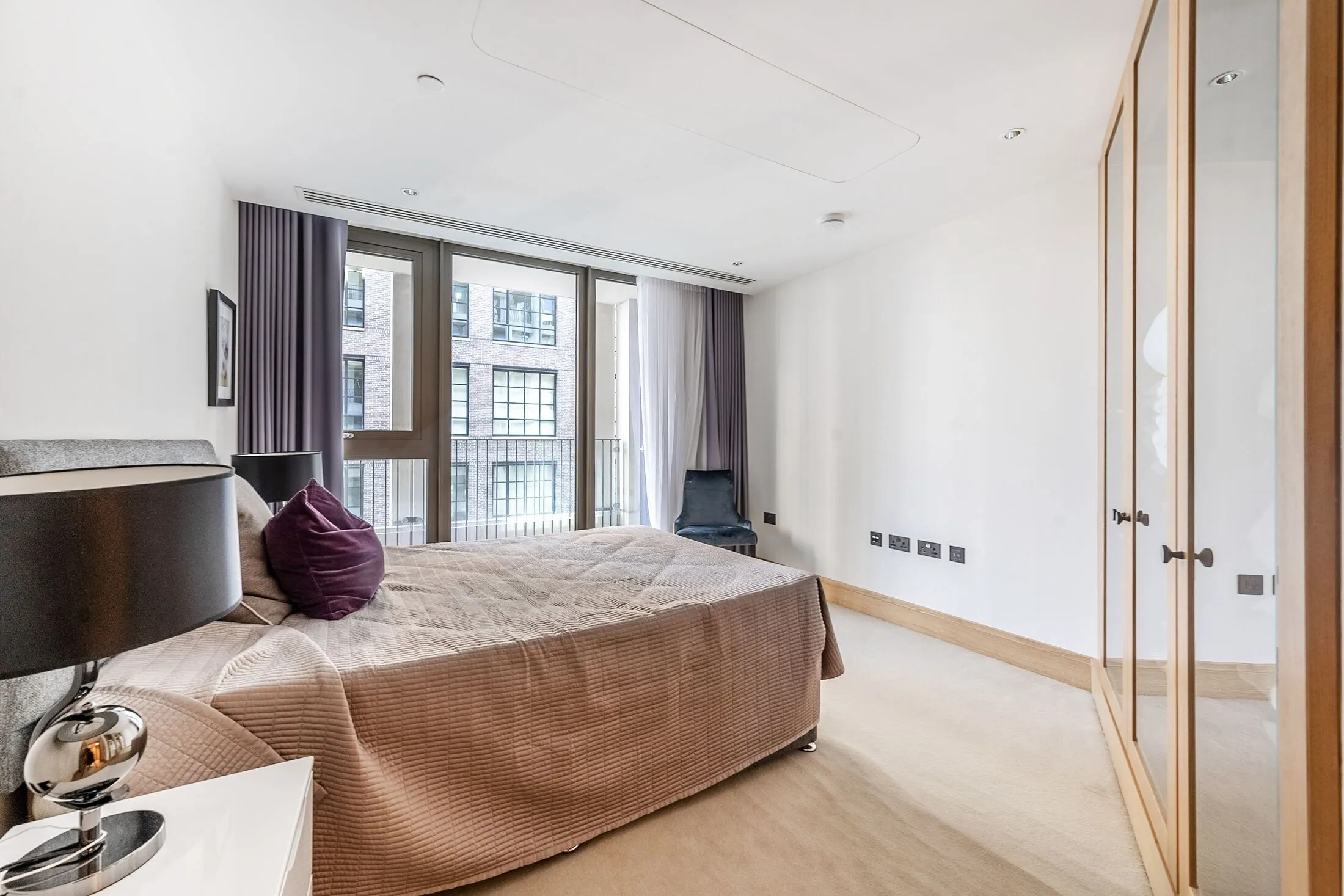 Flat Wrottesley Road in Greater London