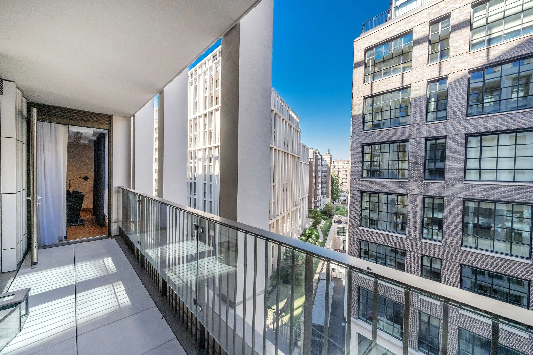 Flat Wrottesley Road in Greater London