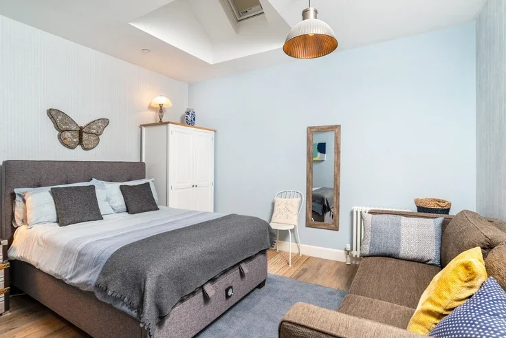 Flat Torphichen Street in City of Edinburgh