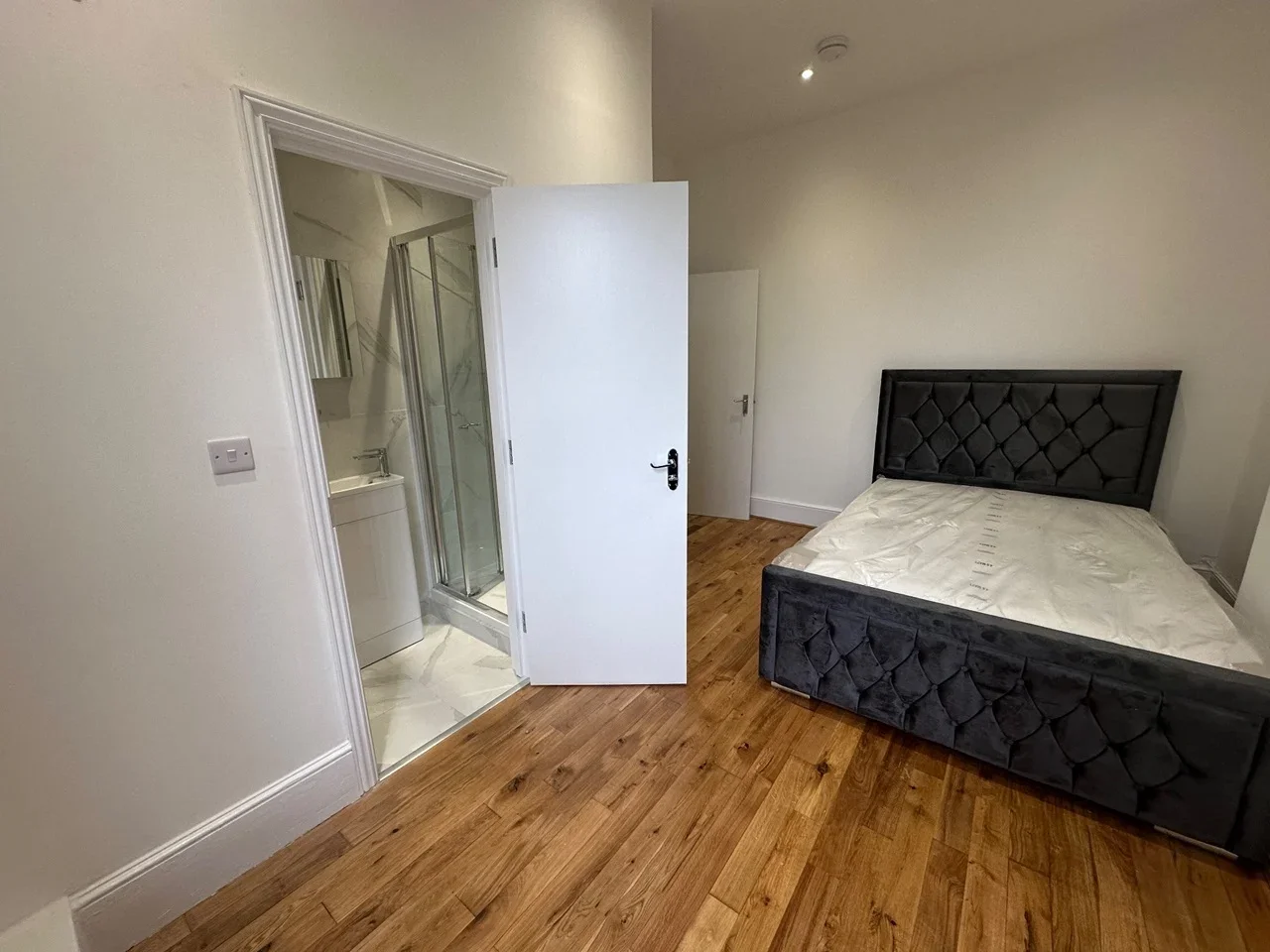 Flat Selsdon Road in Greater London