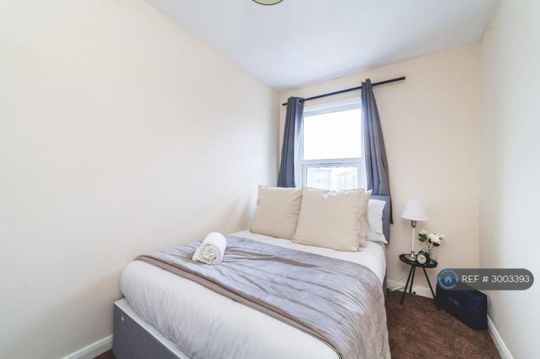 Room York Road in Greater London