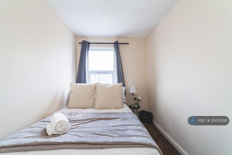 Room York Road in Greater London