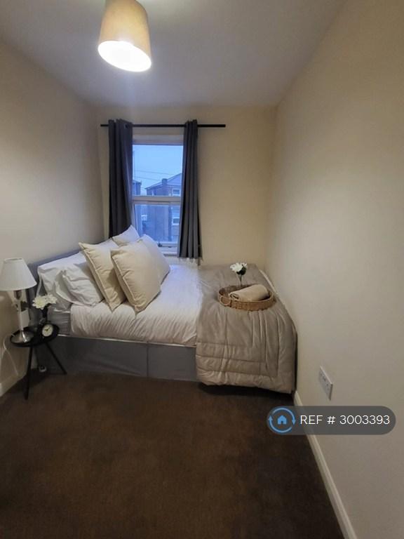Room York Road in Greater London