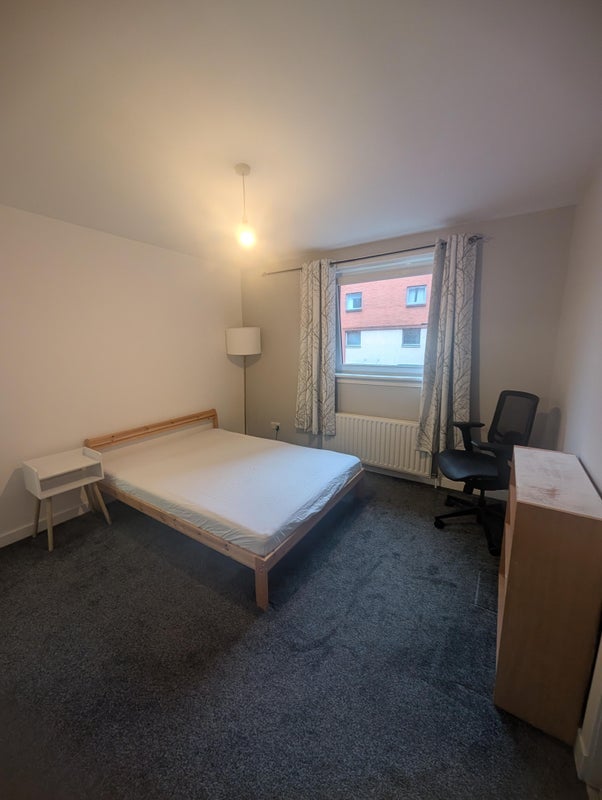 Room Tollcross Park Grove in Glasgow