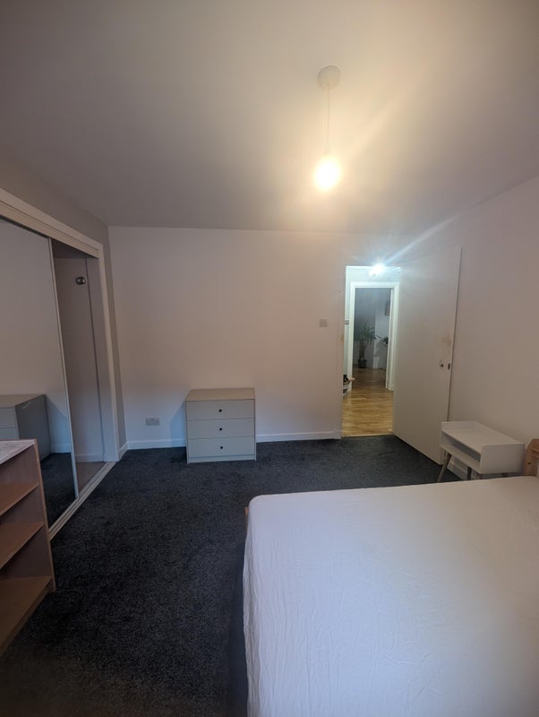 Room Tollcross Park Grove in Glasgow