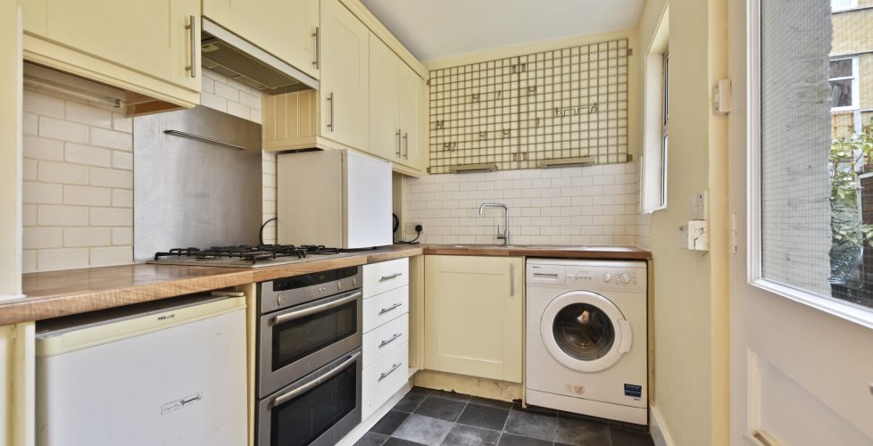 Flat Minford Gardens in Greater London