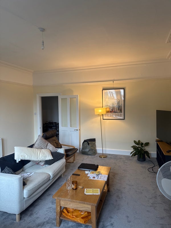 Flat Apsley Road in Bristol