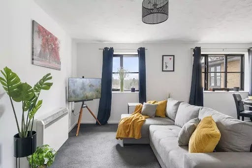 Flat Creighton Road in Greater London