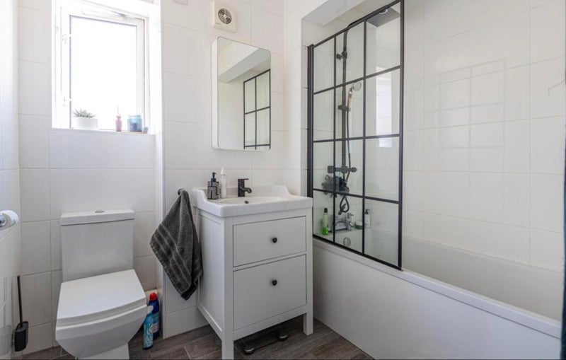 Flat Halliard Court in Cardiff