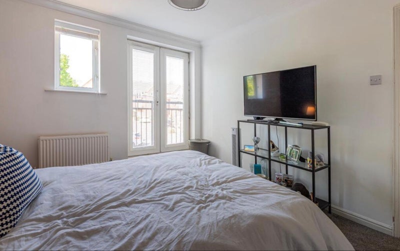 Flat Halliard Court in Cardiff