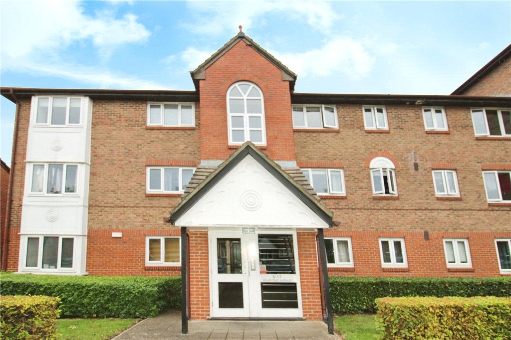 Flat Peartree Avenue in Greater London