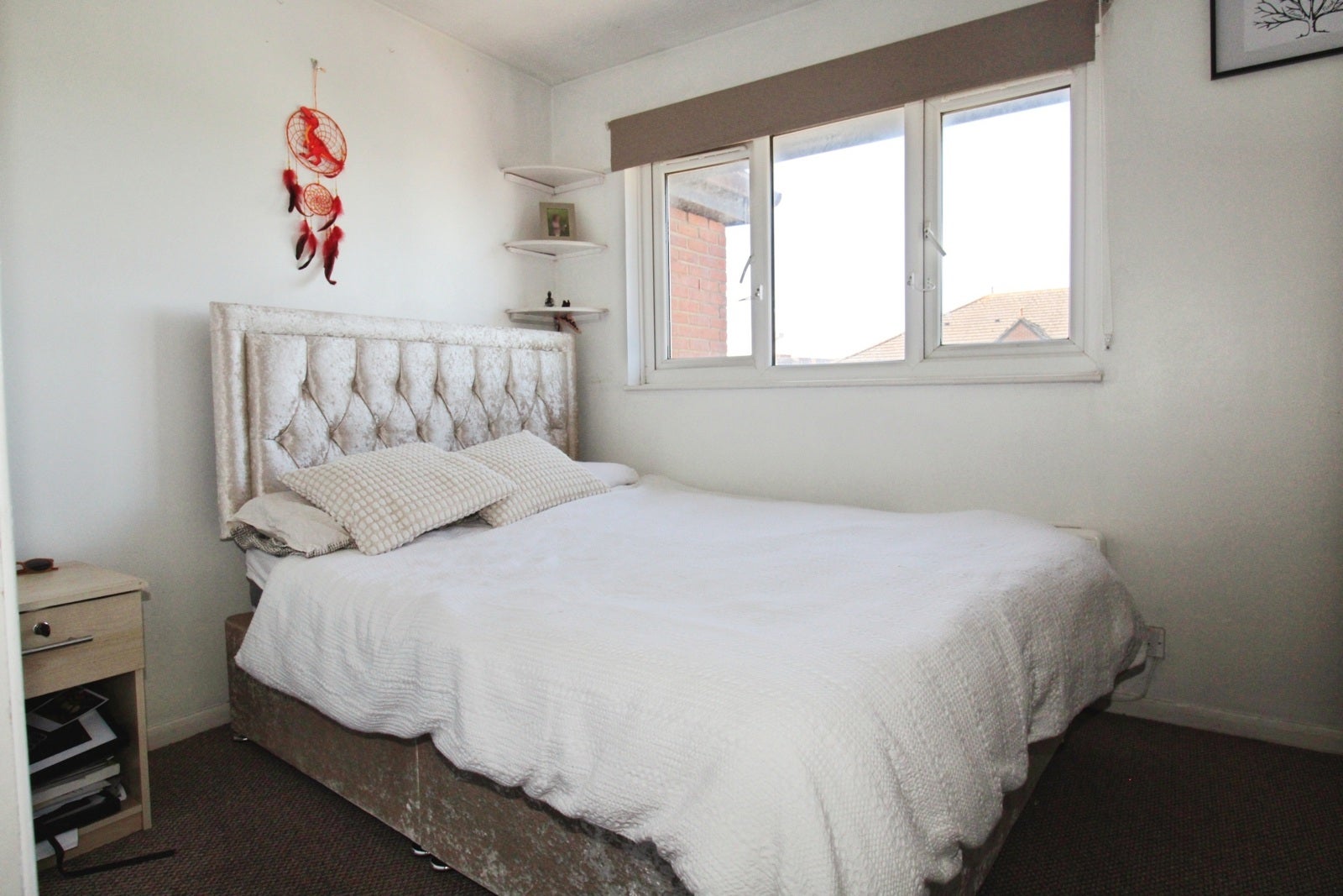 Flat Peartree Avenue in Greater London