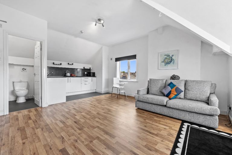 Flat Garton Grove in Leeds