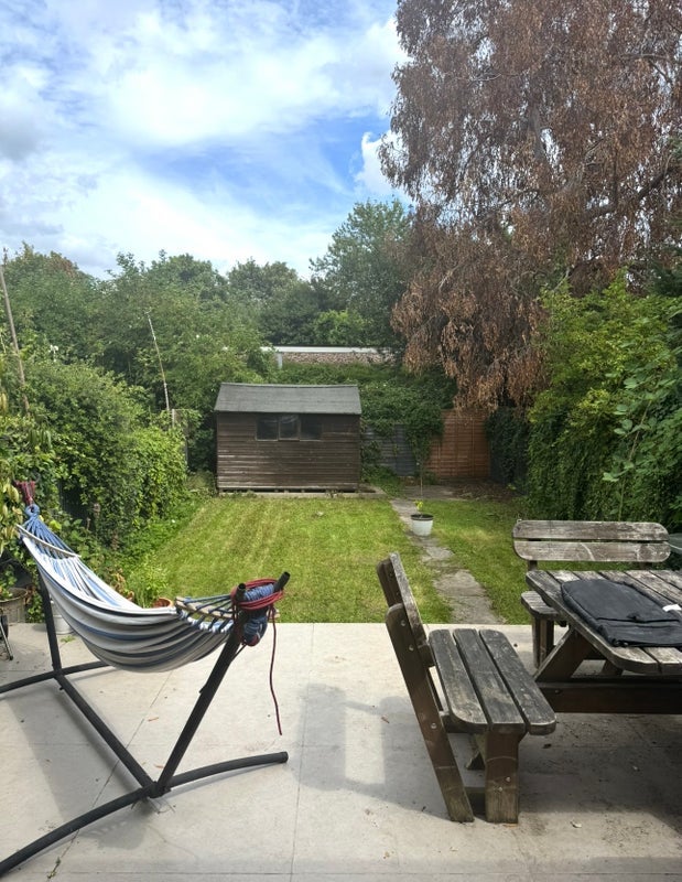 Room Byrne Road in Greater London