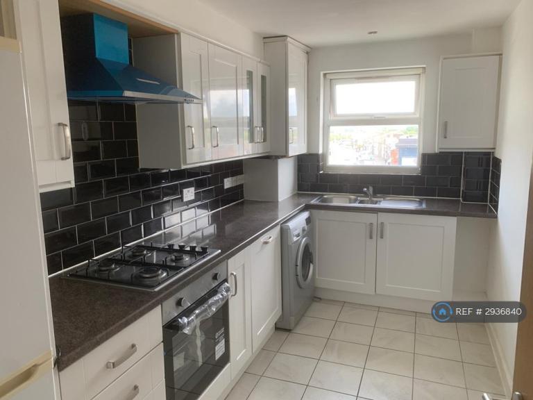 Flat East Prescot Road in Liverpool