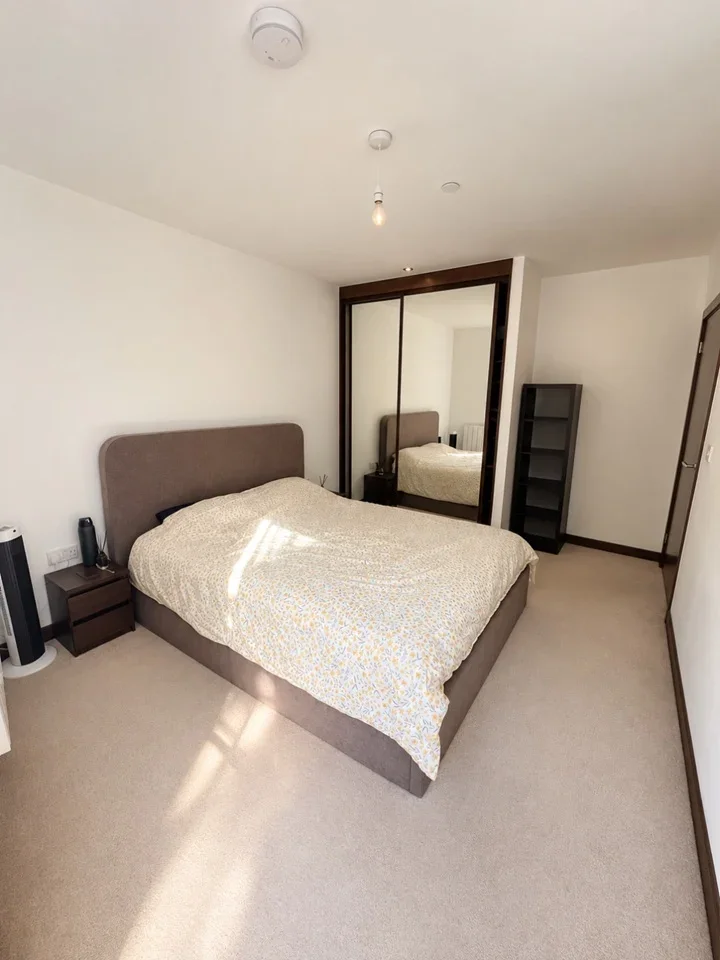 Flat Sydney Road in Watford