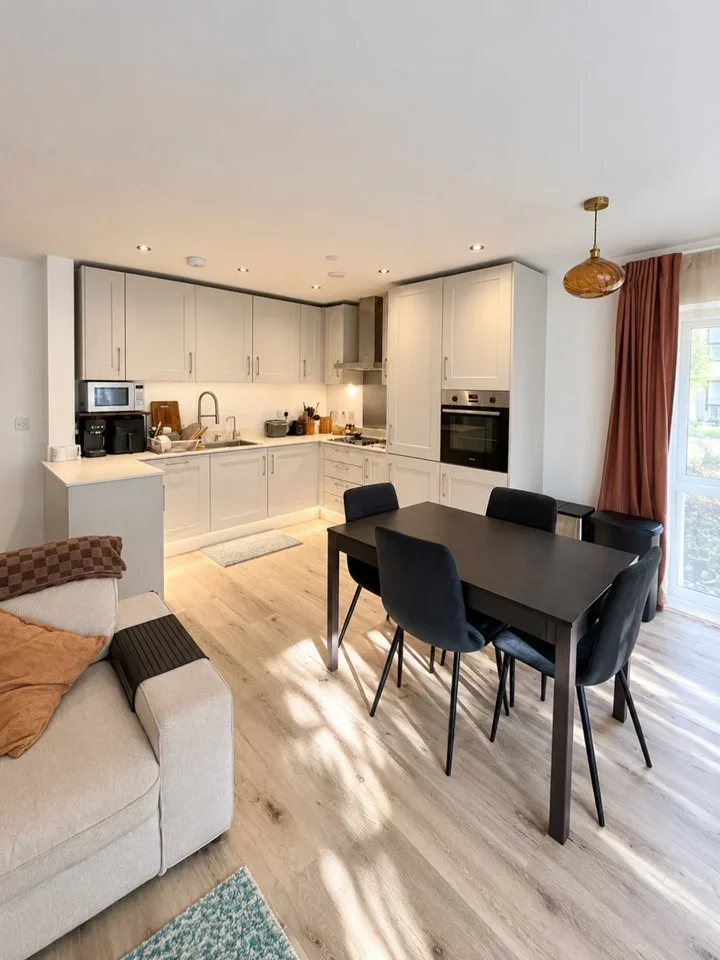 Flat Sydney Road in Watford