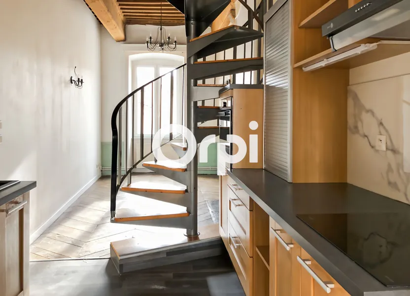 Flat Place J.B. Galland in Chazelles-sur-Lyon